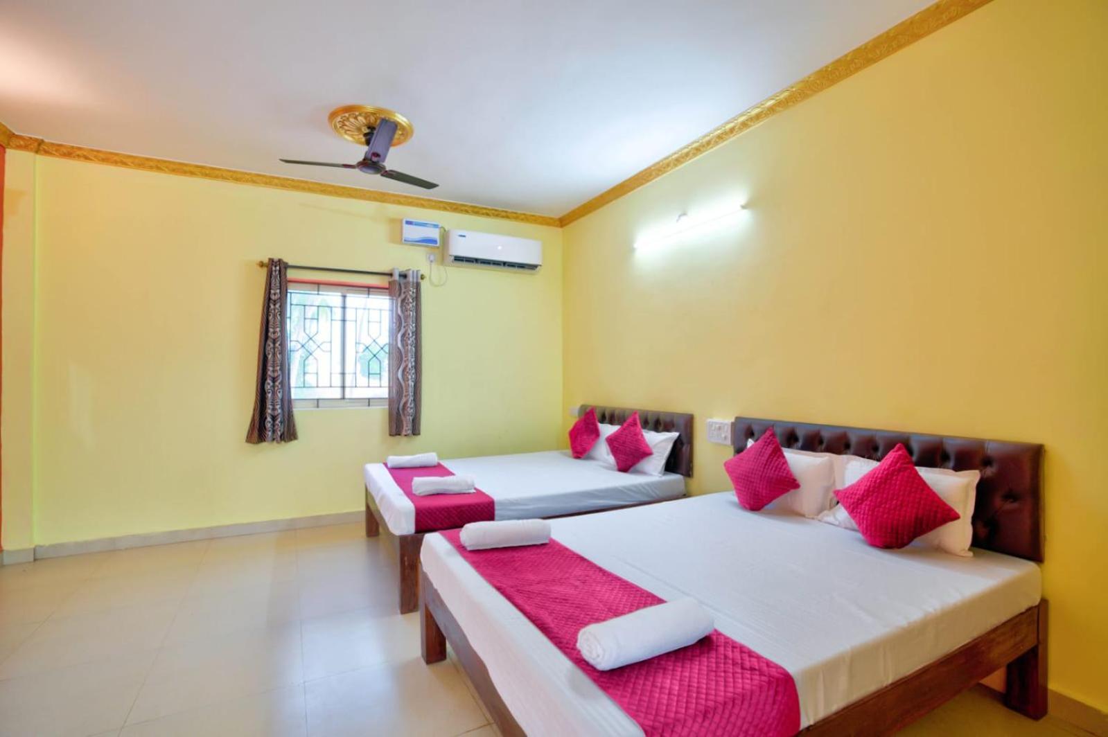 Hotel Savita Calangute Phòng bức ảnh