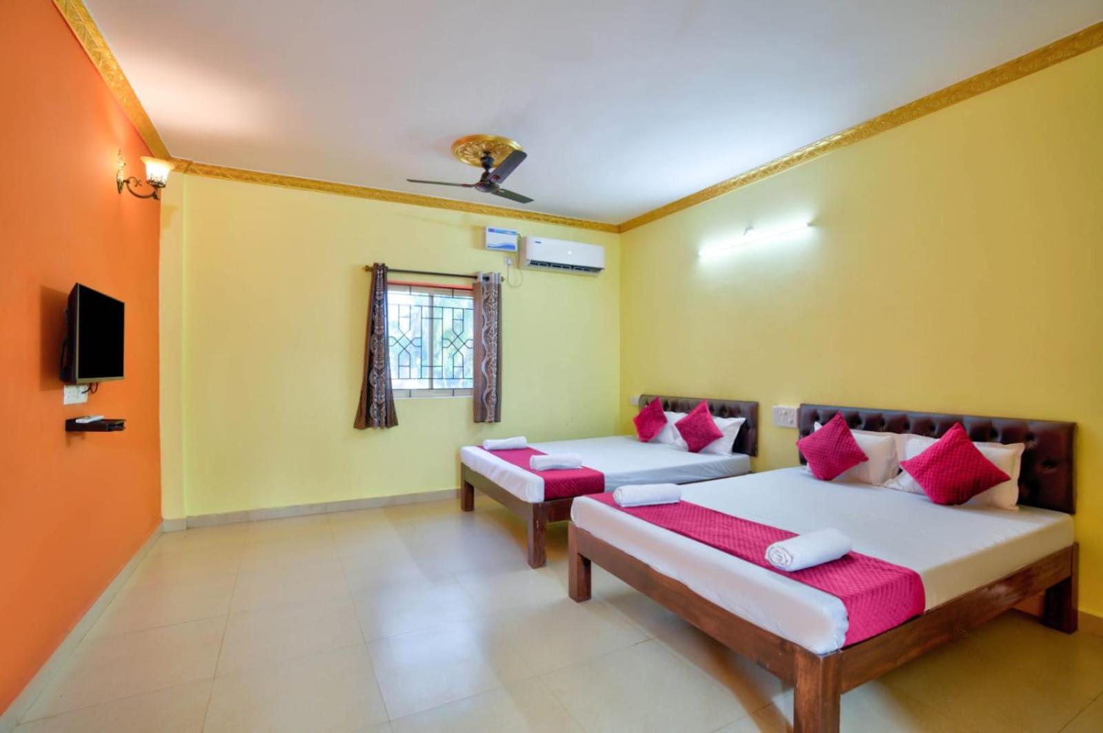 Hotel Savita Calangute Phòng bức ảnh