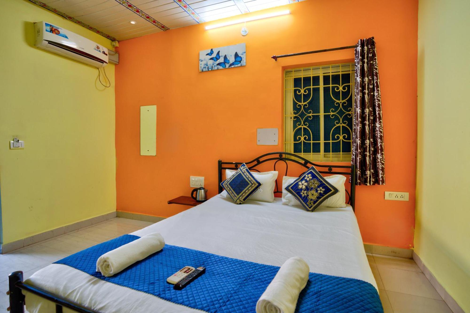 Hotel Savita Calangute Ngoại thất bức ảnh