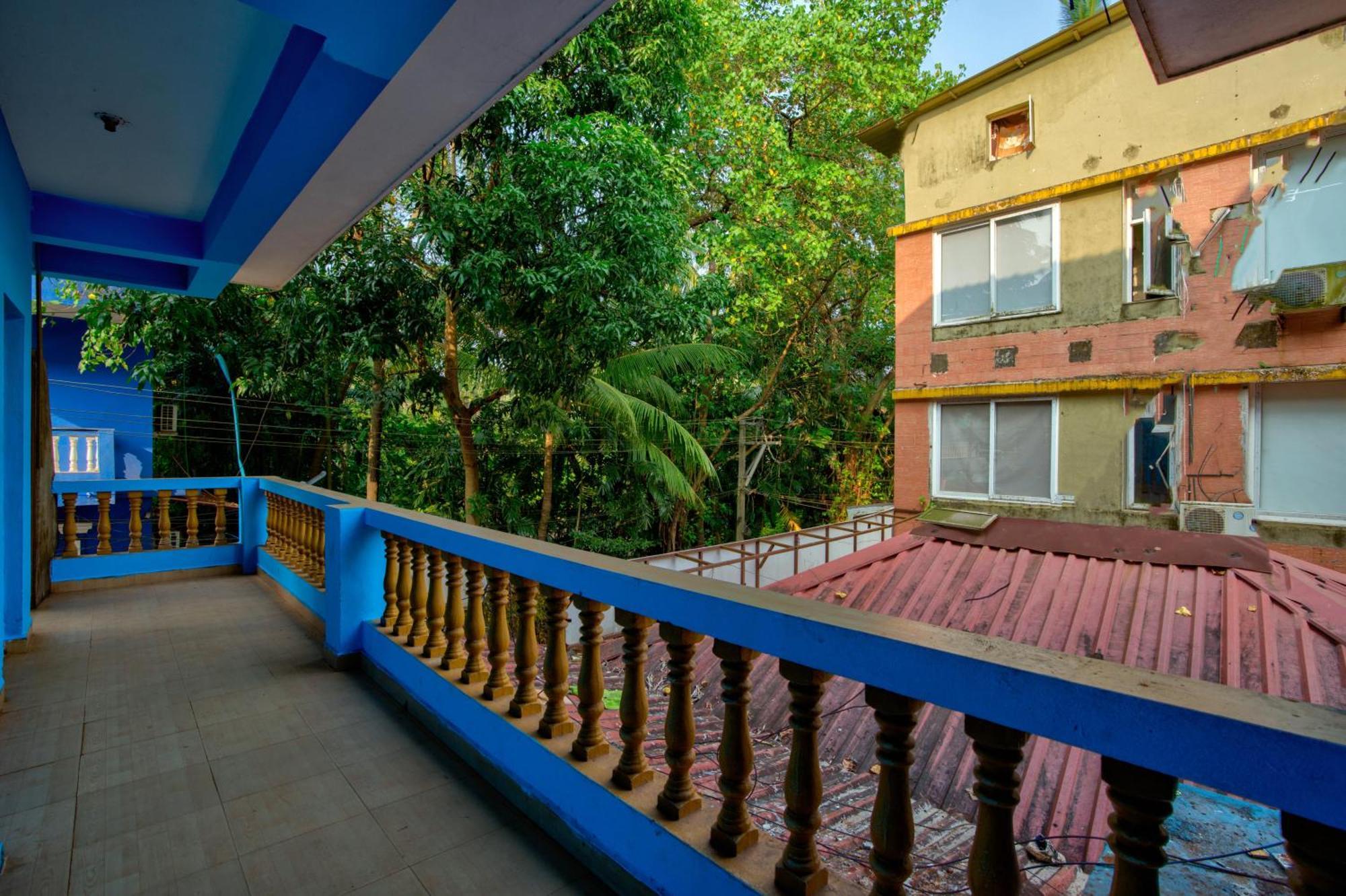 Hotel Savita Calangute Ngoại thất bức ảnh